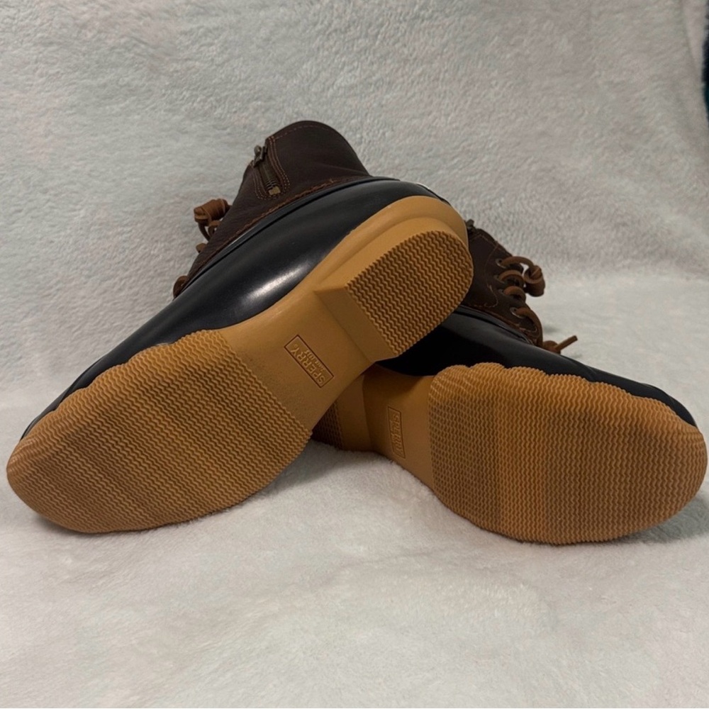 Sperry Two-Tone Brown and Navy Duck Boots - Picture 9 of 12